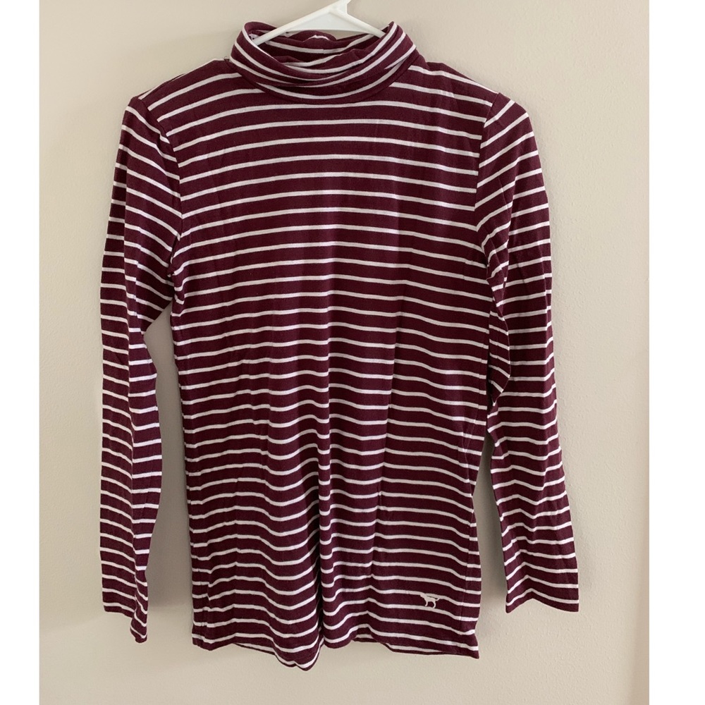 long sleeve turtle neck maroon/white